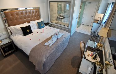 Luxury Class Spa Suite