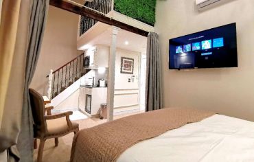 Luxury Class Duplex Suite